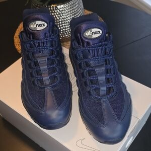 Nike Air Max Midnight Blue Sneakers
